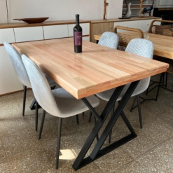 Mesa Indusrial Z + 4 Sillas Velvet