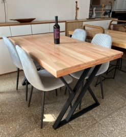 Mesa Indusrial Z + 4 Sillas Velvet