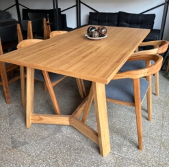 Mesa Khorinna + 6 Sillas Bali