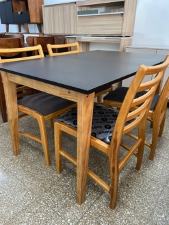 Mesa Extensible 1.30m + Sillas Serena